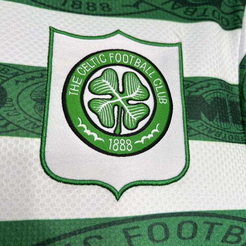 Close-up of the Celtic FC club badge on the 95 home shirt, showing the four-leaf clover and 1888 founding year